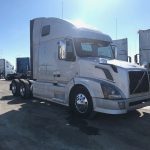 2013 VOLVO VNL64T670 CONVENTIONAL TRUCK WITH SLEEPER (38028-2)